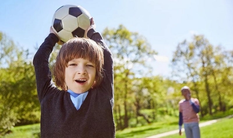 3 balles lancer foot, basket et tennis pour jeux et sport avec les enfants