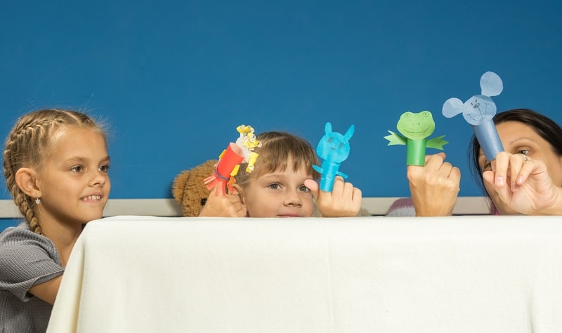 Jeu et coloriage : les marionnettes à doigts - Family Sphere