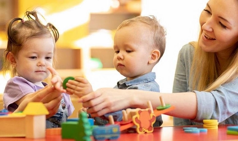 Les jouets pour bébés : l'importance de choisir selon l'âge de bébé