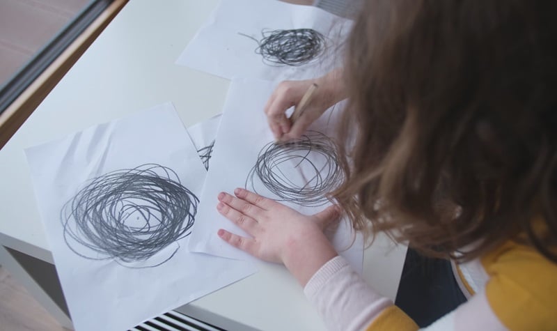 comment pratiquer le dessin méditatif avec les enfants